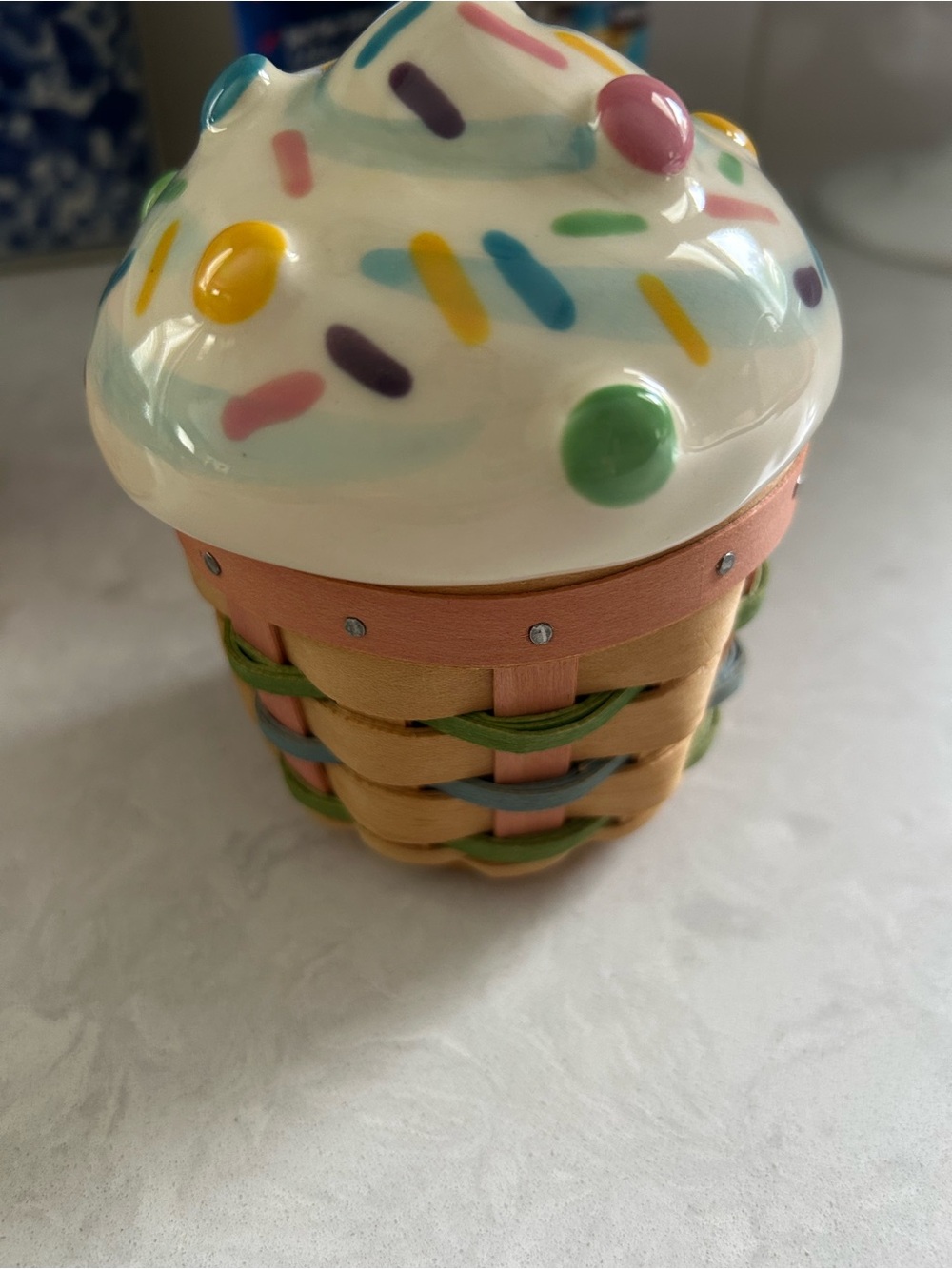Longaberger Basket Collector’s Club 1996 Little Cupcake Basket